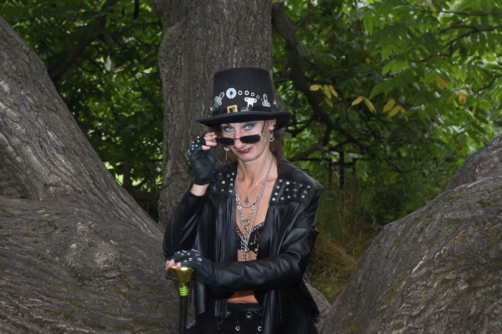Clockpunk under the tree 2 #107114988