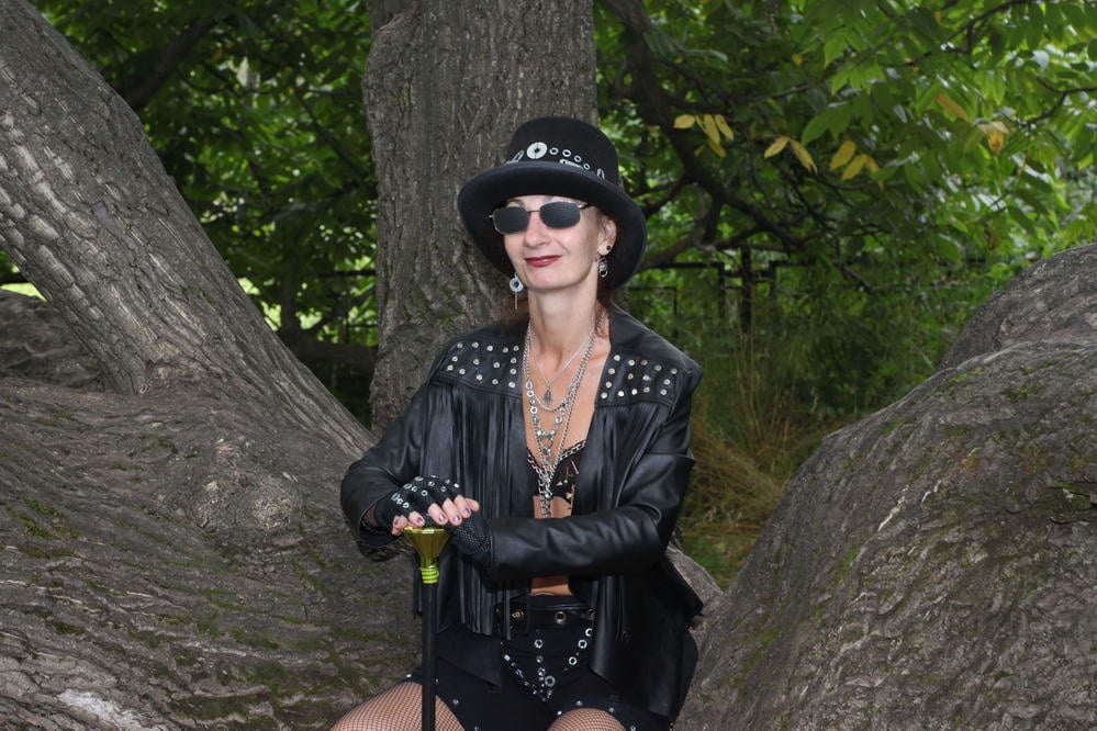 Clockpunk under the tree 2 #107114989