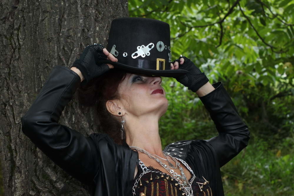 Clockpunk under the tree 2 #107114997