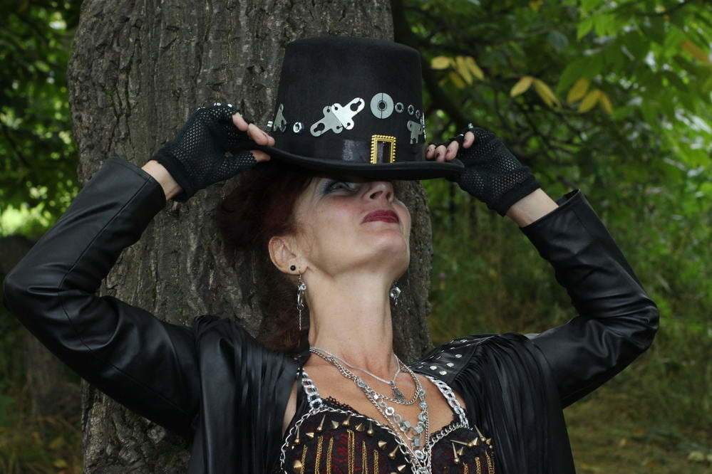 Clockpunk under the tree 2 #107114998