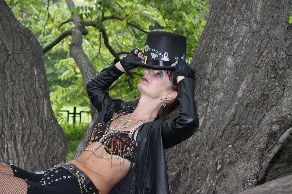 Clockpunk under the tree 2 #107115002