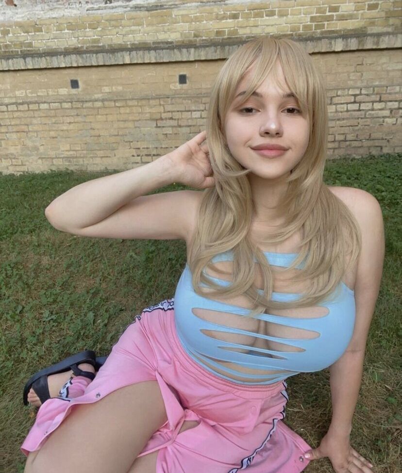 SofiaPika desnuda #109436989