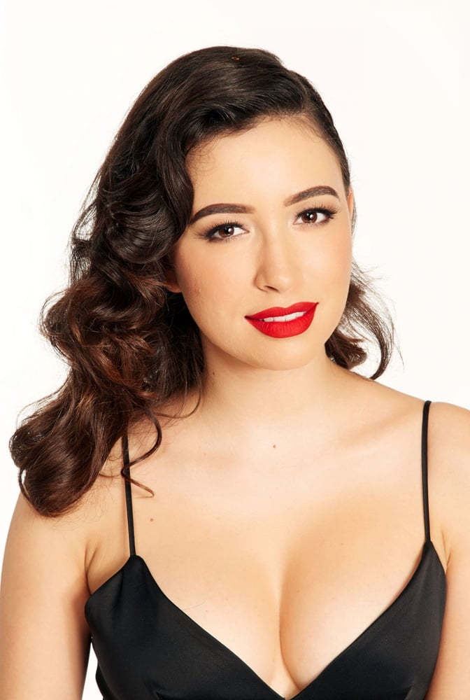 Christian serratos
 #99325202