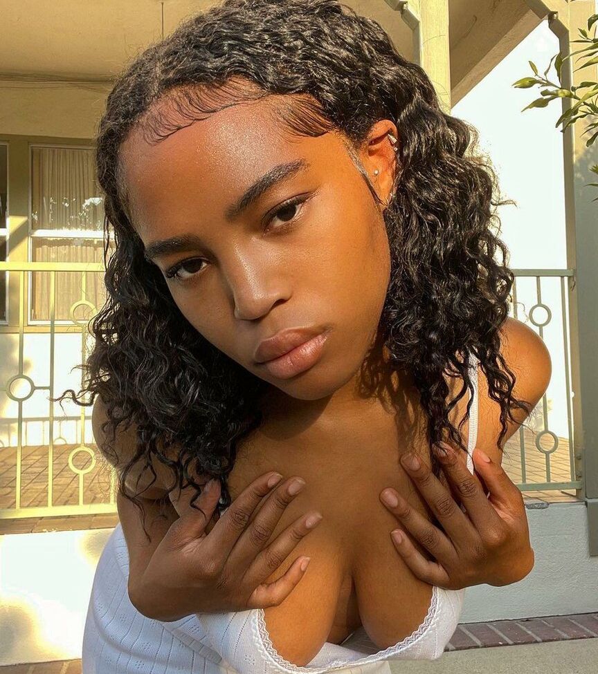 Quenlin Blackwell desnuda #109138906