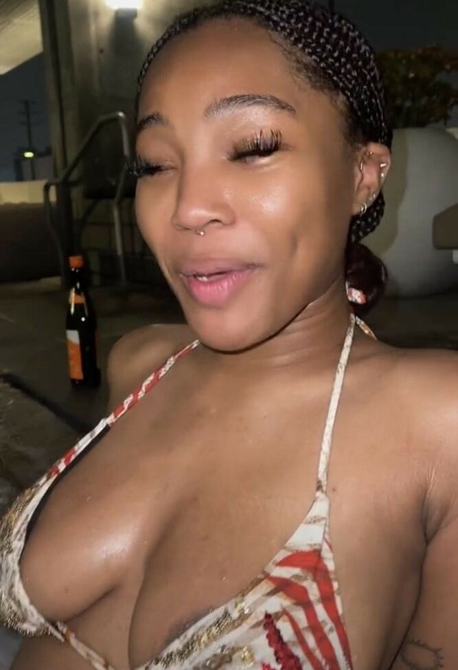 Quenlin Blackwell nude #109138944