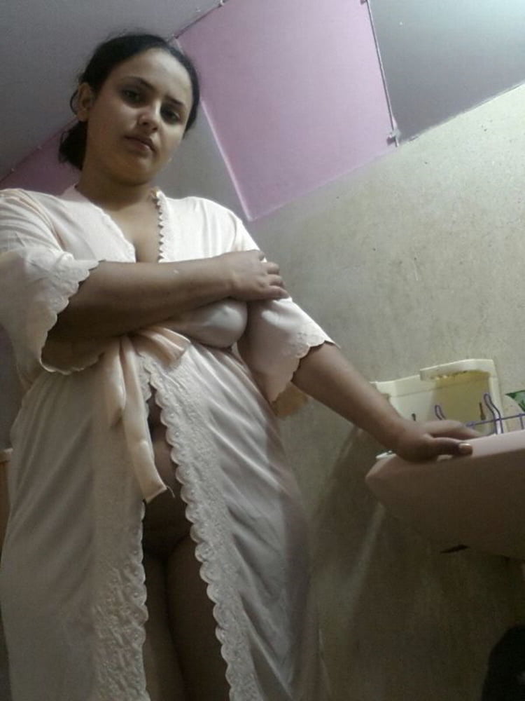 Desi femme indienne avant et après la grossesse photos divulguées
 #87733894