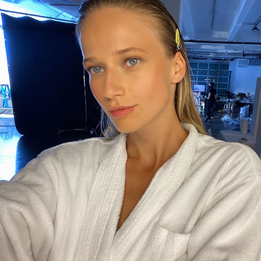 Ella Petrushko #106191031