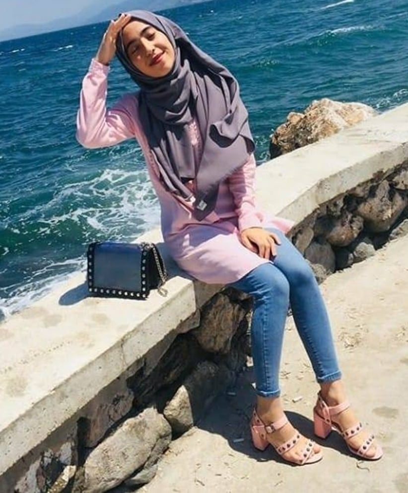 Turbanli hijab arabo turco paki egiziano cinese indiano malese #80490273