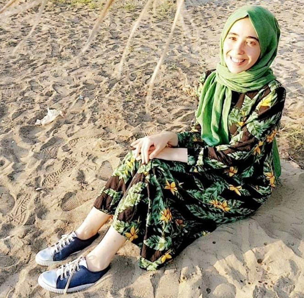 Turbanli hijab arab turkish paki egypt chinese indian malay #80490288