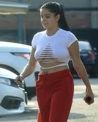 Ariel Winter
 #103491296