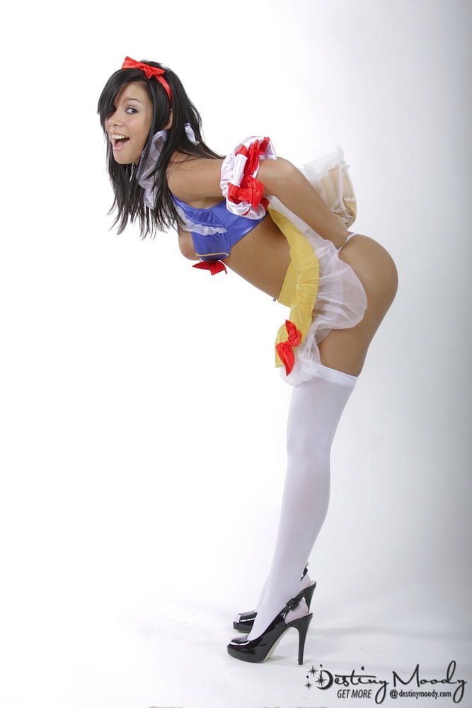 Snow white cosplay culo flessibile gambe calze mutandine milf
 #92127652
