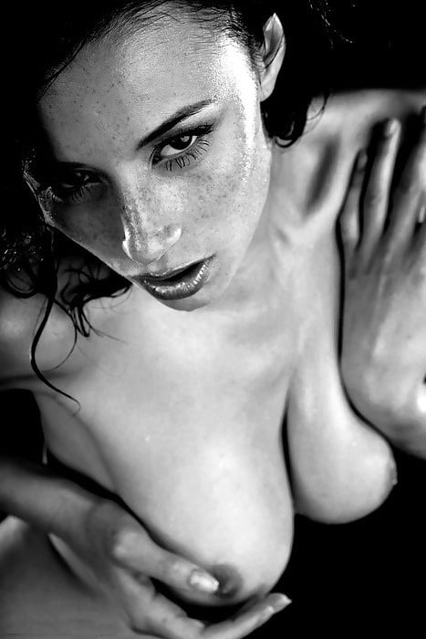 Black &amp; White #102365040