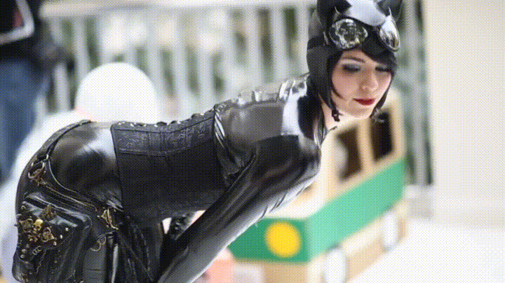 Catwoman et ses combinaisons
 #100489462