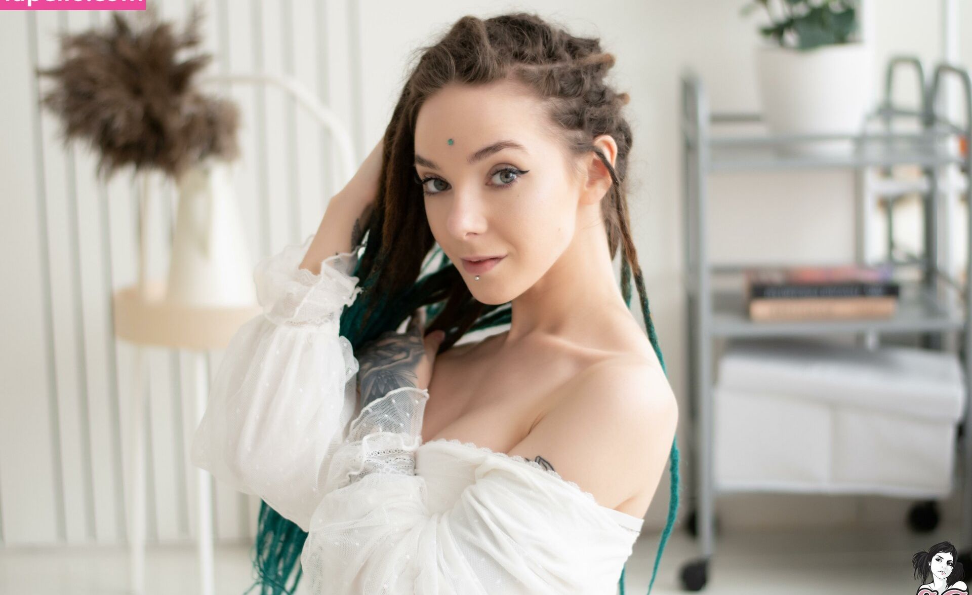 Aliceverner desnuda #108132880