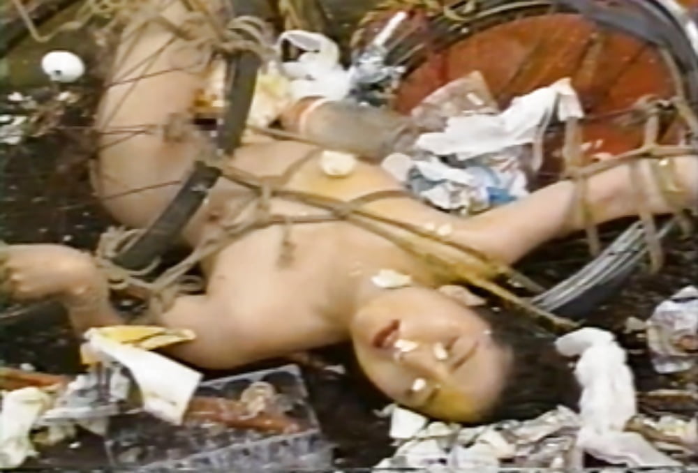 Carne de desecho
 #93730328