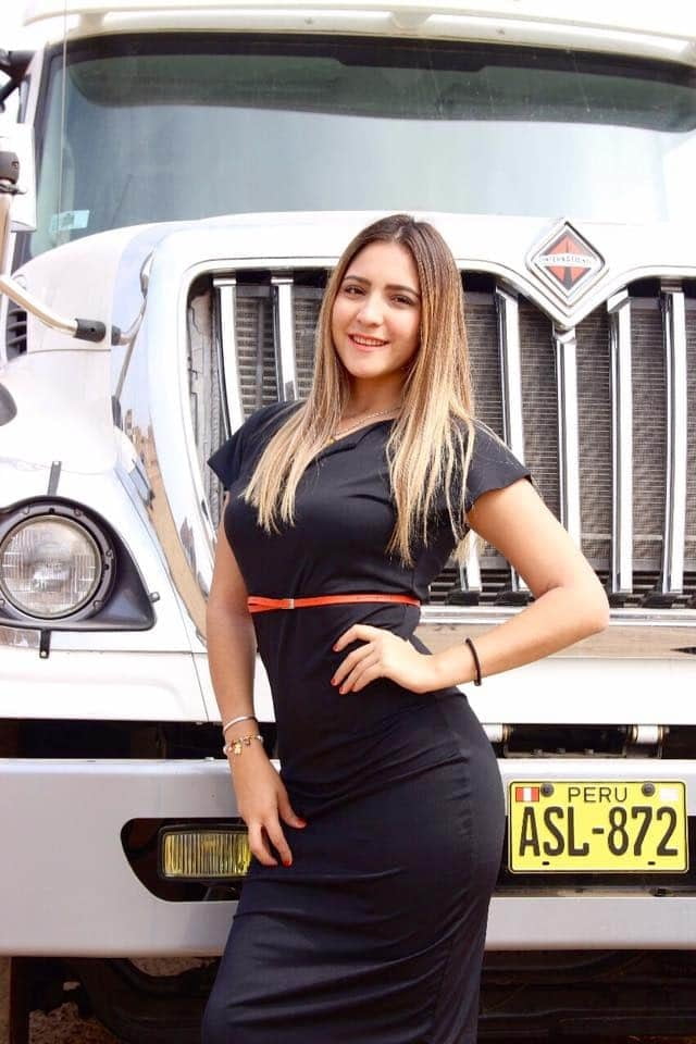 Adriana, Peru #89941117