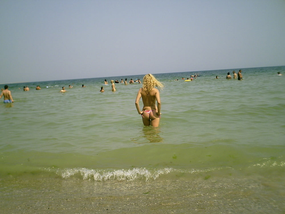 Nude amateur pics - busty girlfriend topless on beach
 #96795202