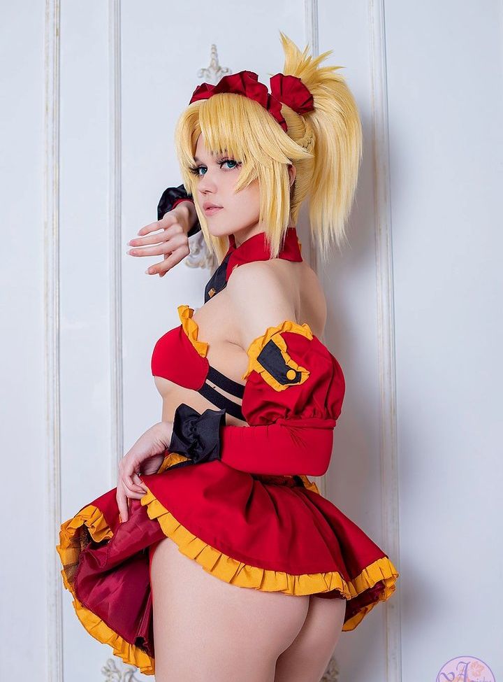 Ariadna_lobe desnuda #108780035