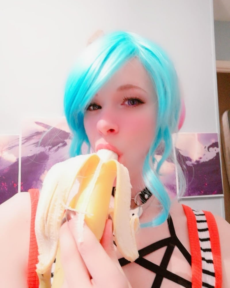 Mädchen lieben Bananen
 #92418643