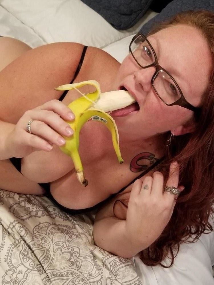 Mädchen lieben Bananen
 #92418678