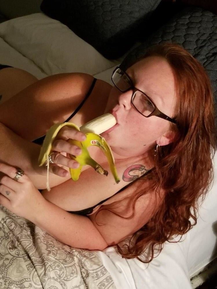 Mädchen lieben Bananen
 #92418687
