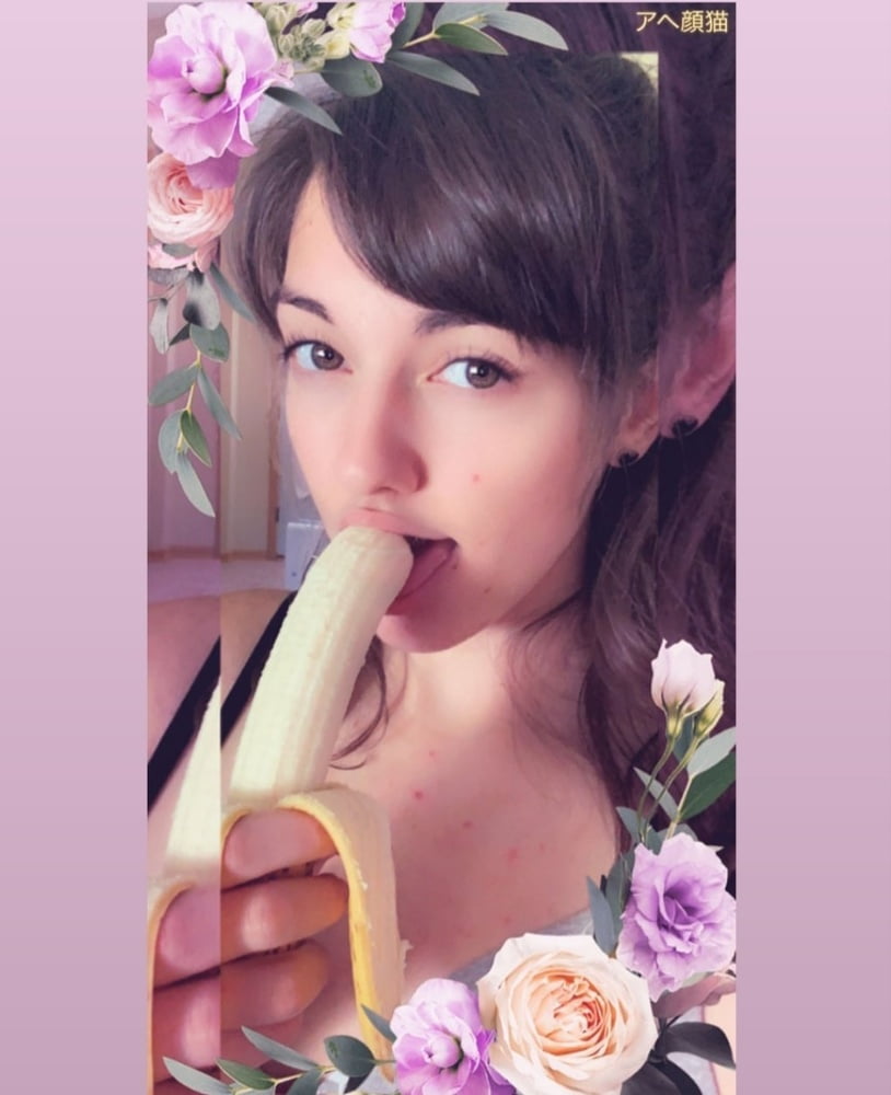 Mädchen lieben Bananen
 #92418756