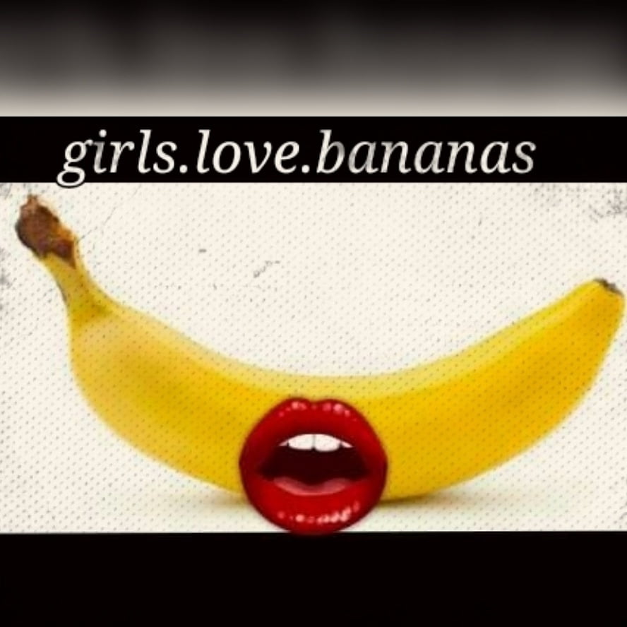 Les filles aiment les bananes
 #92418802