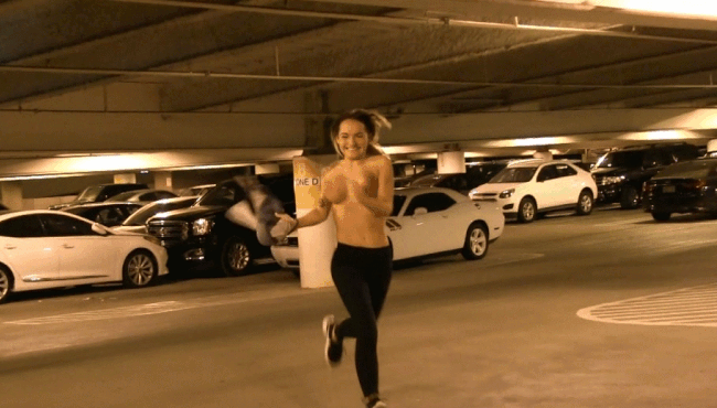 Saltar sobre las tetas 01
 #104657556