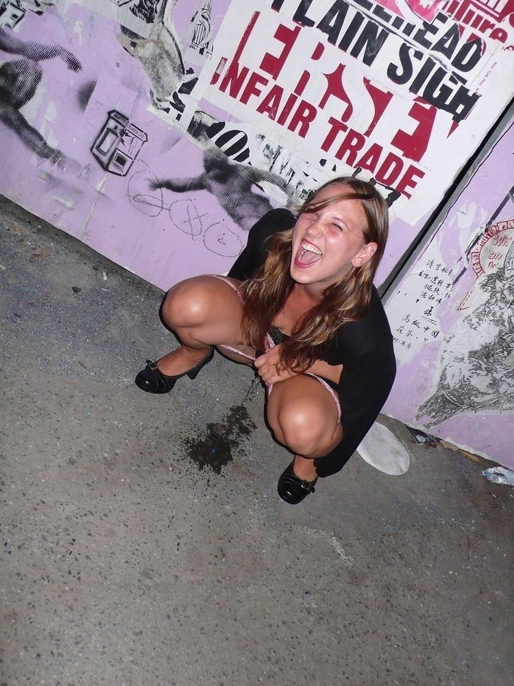 Surprised pee #97367364