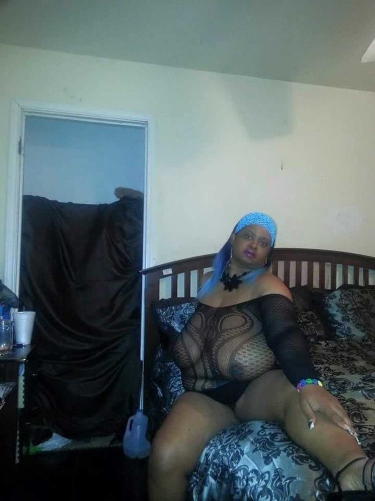 Serie negra 03: de milf a gilf con maduras en medio
 #101709776
