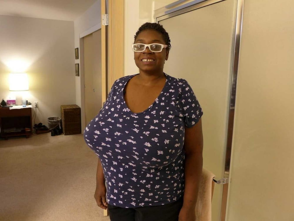 Serie negra 03: de milf a gilf con maduras en medio
 #101709888