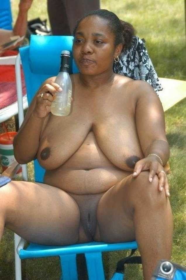 Serie negra 03: de milf a gilf con maduras en medio
 #101710776