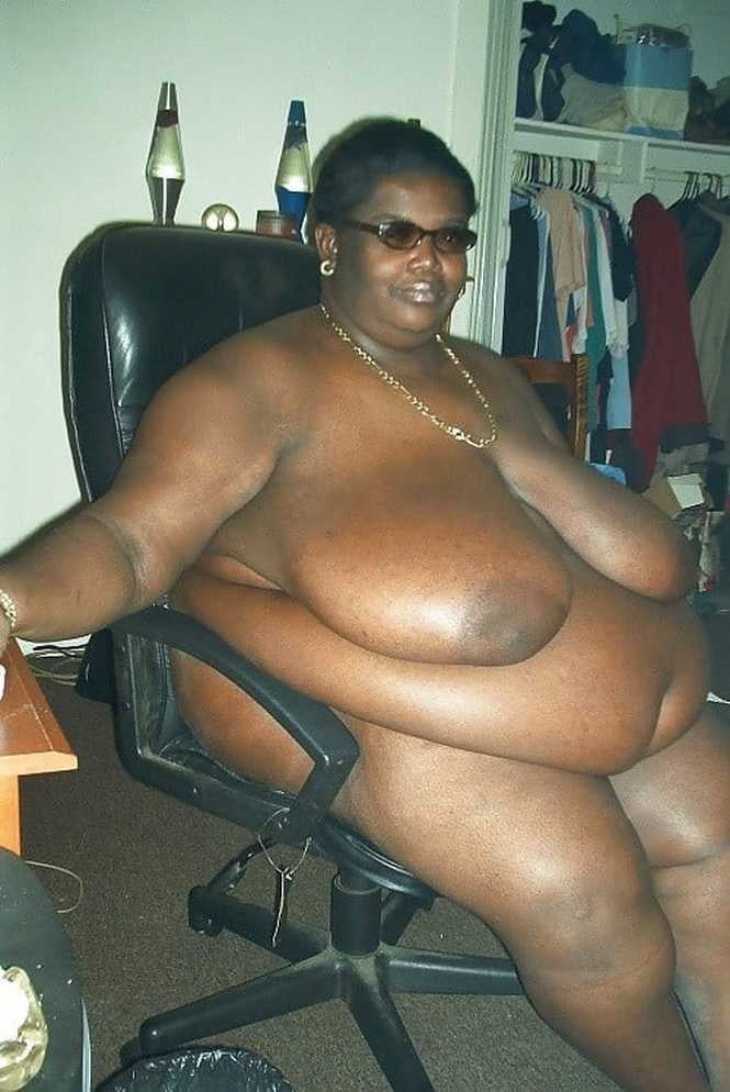 Serie negra 03: de milf a gilf con maduras en medio
 #101710813