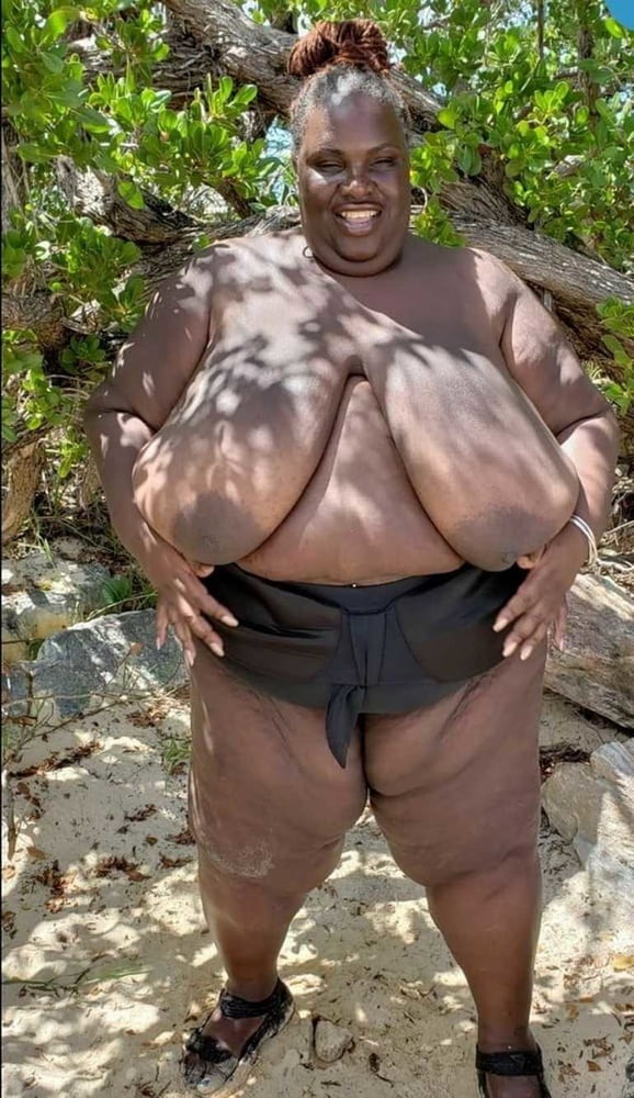 Serie negra 03: de milf a gilf con maduras en medio
 #101710911