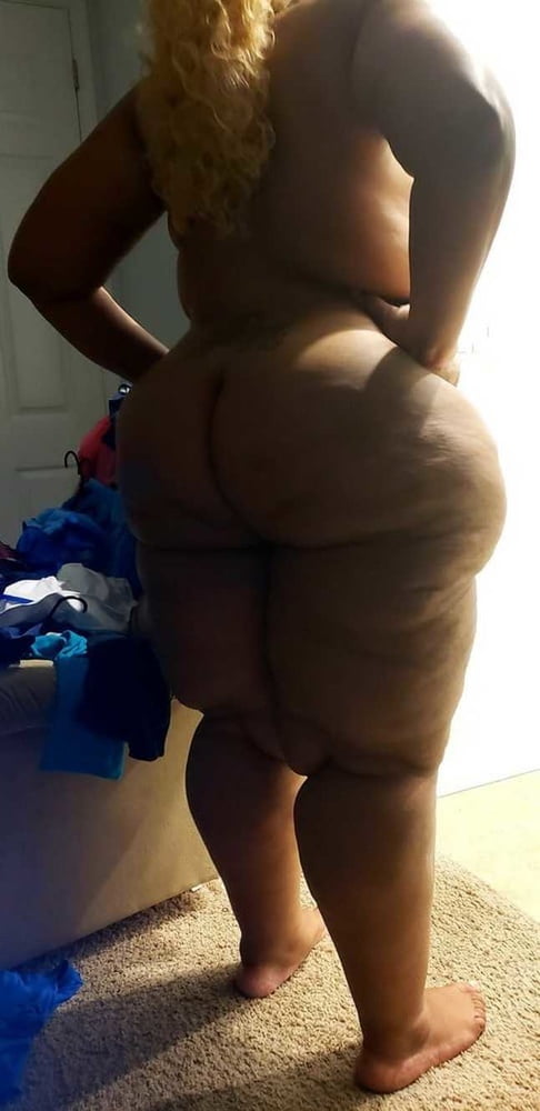Serie negra 03: de milf a gilf con maduras en medio
 #101711288