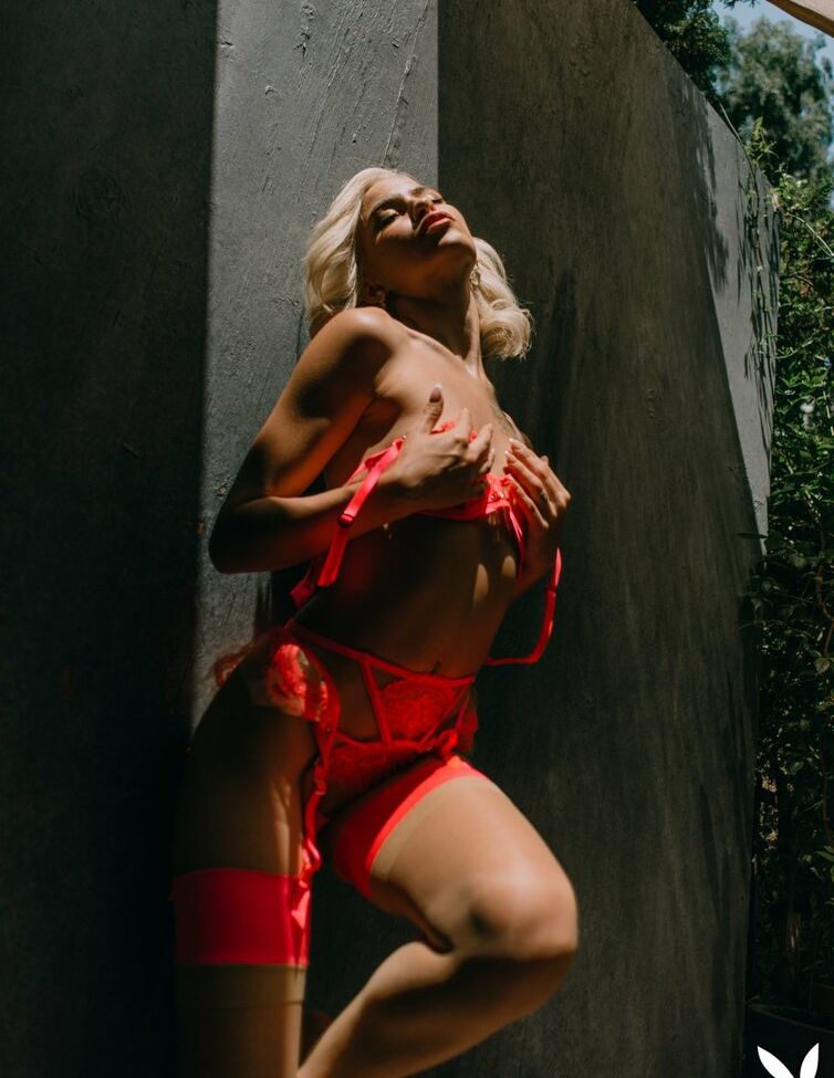 Kiara Cole desnuda #108296720