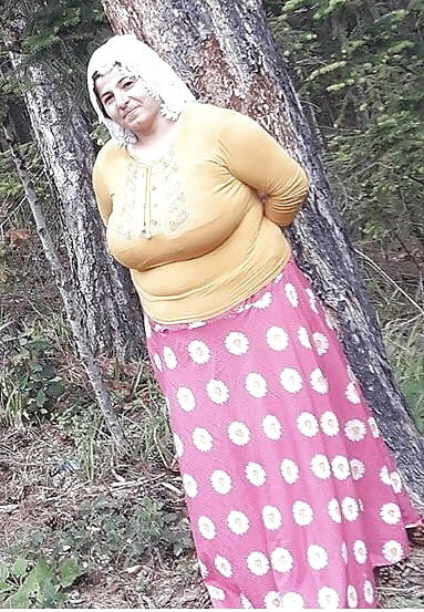 Turca musulmana matura hijab - tette enormi milf (non-porno)
 #81840957