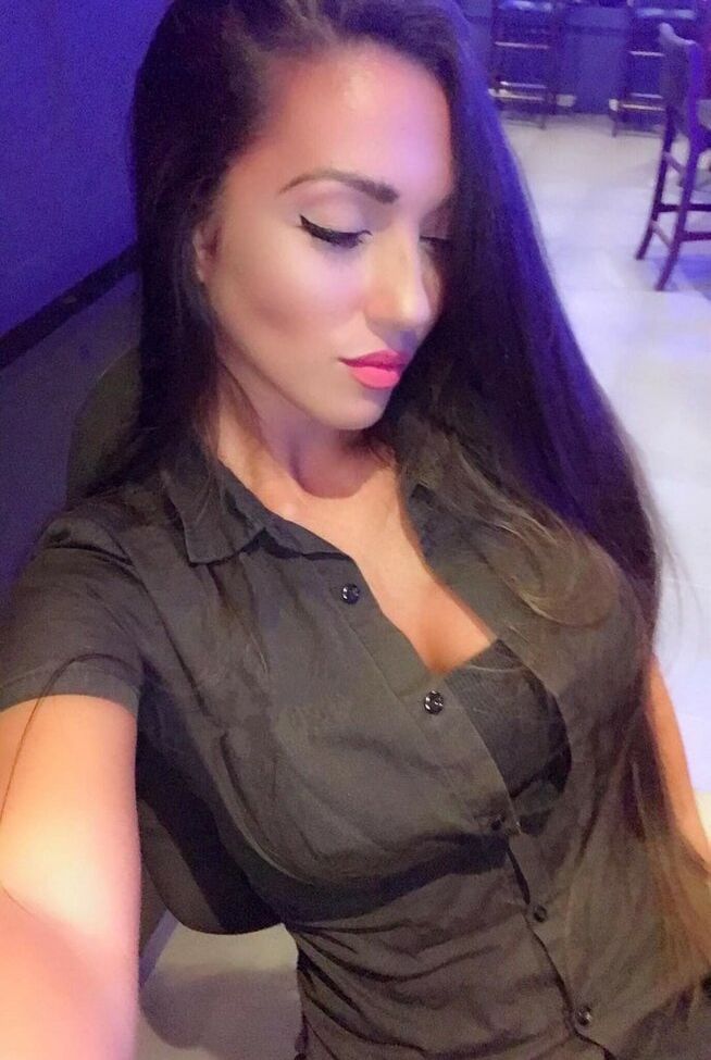 Tina Dakic desnuda #108831702