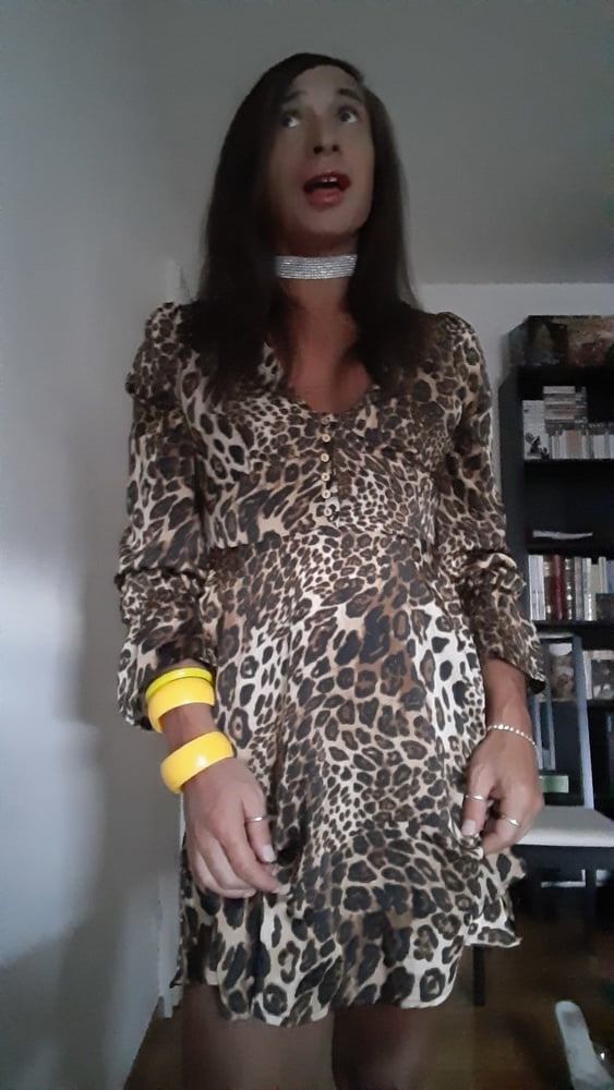 Sissy Tygra in leopard dress on 2019 octobre. #106878010
