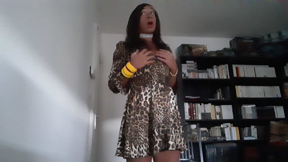 Sissy Tygra in leopard dress on 2019 octobre. #106878019