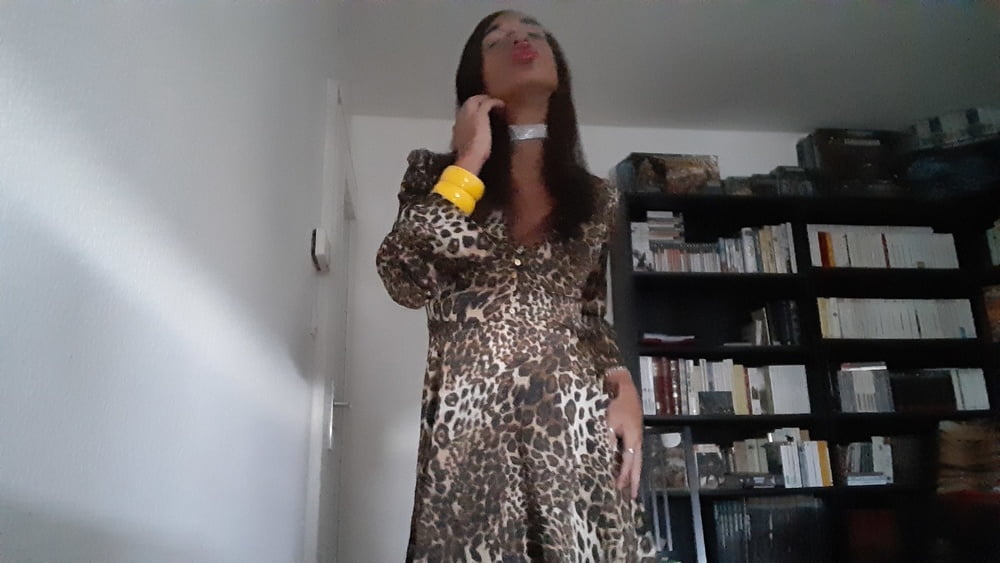 Sissy Tygra in leopard dress on 2019 octobre. #106878023