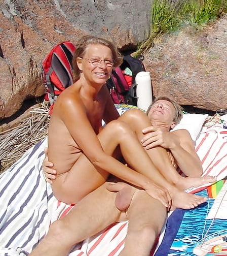 Sylvie et Pat totalement nus #99608821