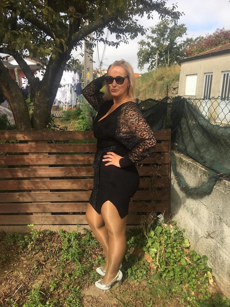 Loira Cavala Rabuda #90960860