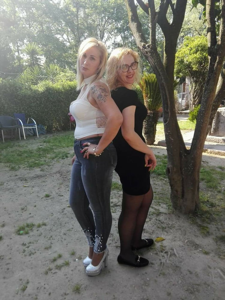 Loira Cavala Rabuda #90960876