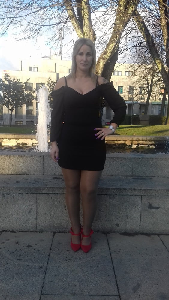 Loira Cavala Rabuda #90960888
