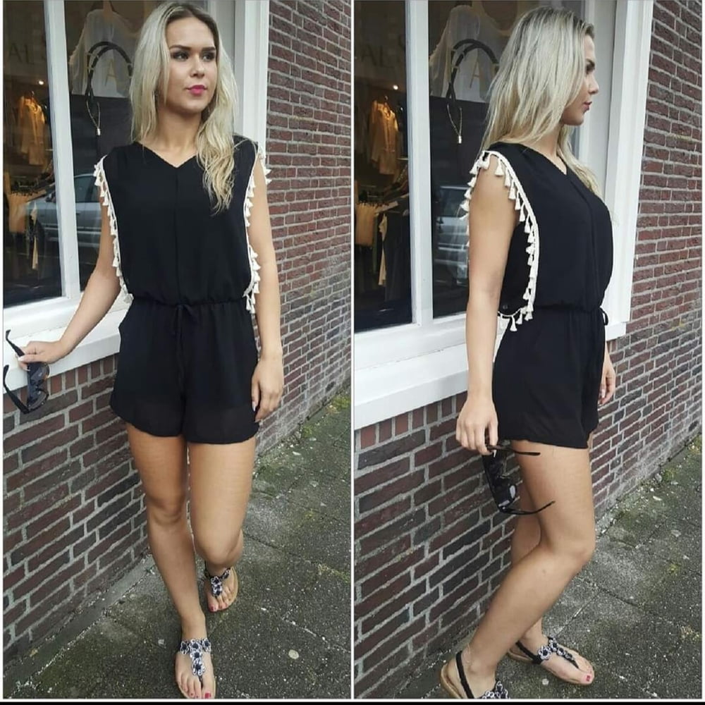 Sexy holländisches blondes Ladenmodell
 #90812977