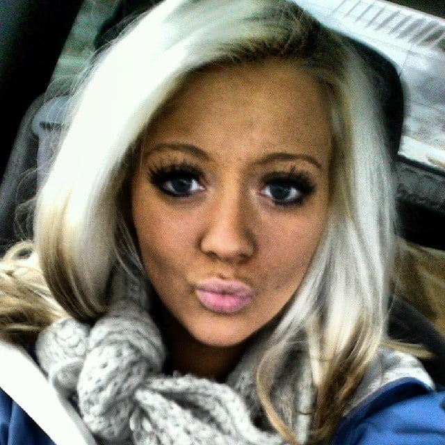 Princesa taya maquillaje fetiche lápiz labial labios rojos
 #105481967