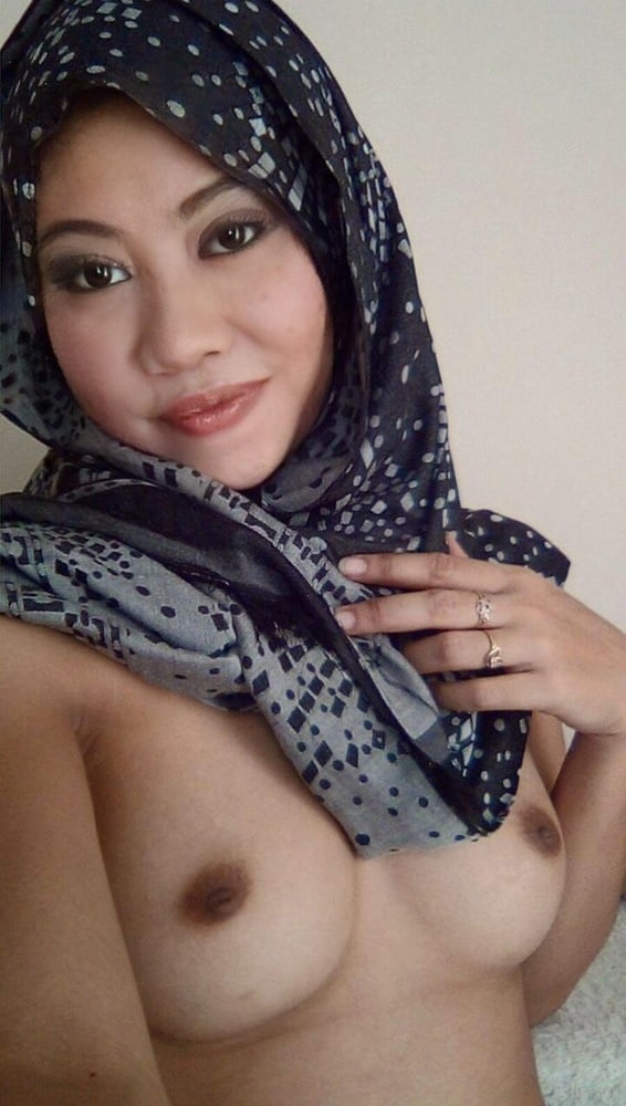 Turbanli hijab arab turkish paki egypt chinese indian malay
 #88190257