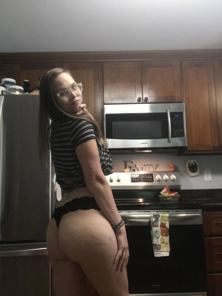 Pendeja con lentes divina trolita #90332422