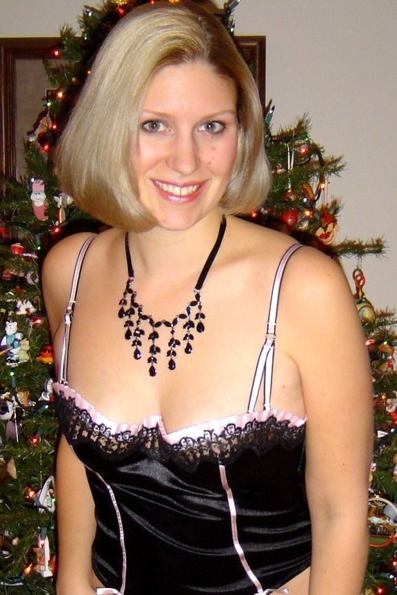 Amateur MILF A Mix of MILFs 4 Great Smiles #103337753